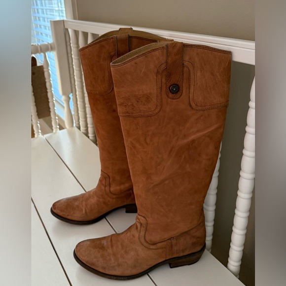 Frye - Picture 3 of 8